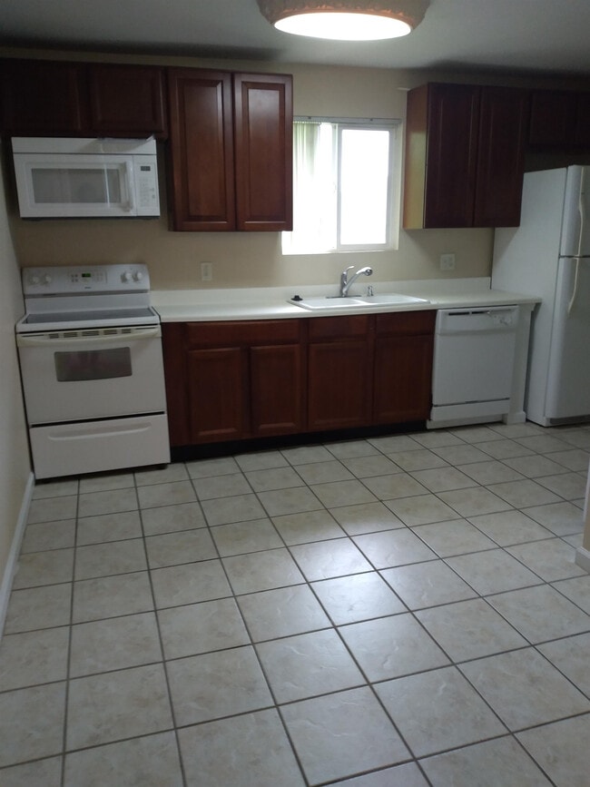 property at 211 N Greenbriar Rd