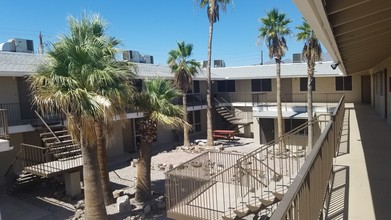 Commander Apartments in Lake Havasu City, AZ - Building Photo - Building Photo