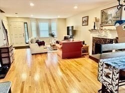 26 Bacon St in Watertown, MA - Building Photo - Building Photo