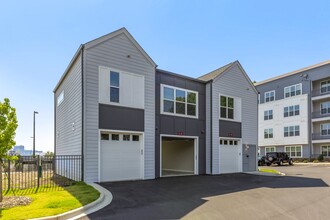 The Bryant Apartments in Charlotte, NC - Building Photo - Building Photo