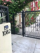 1082 Meadowbrook Ave in Los Angeles, CA - Building Photo