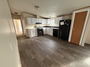 2500 Mann Rd in Village of Clarkston, MI - Building Photo - Building Photo