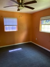 1615 Avenue E, Unit B in Fort Pierce, FL - Foto de edificio - Building Photo