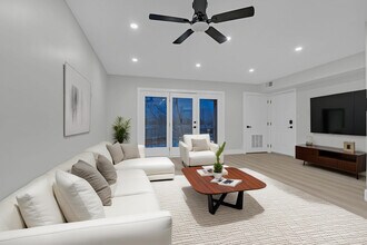 10347 Dearlove Rd in Glenview, IL - Building Photo - Building Photo