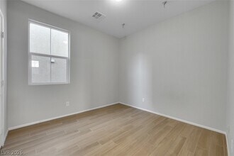 3021 Taranto Heights Ave in Henderson, NV - Building Photo - Building Photo