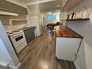 3476 Sherbrooke Rue E in Montréal, QC - Building Photo - Building Photo