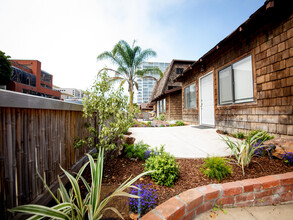 1020-1026 Coast Blvd S., 1024 Coast Blvd S. in La Jolla, CA - Foto de edificio - Building Photo