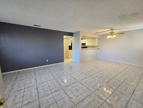 6750 Del Rey Ave in Las Vegas, NV - Building Photo - Building Photo