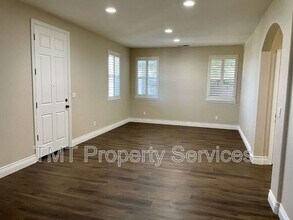 2841 Market St in Roseville, CA - Building Photo - Building Photo