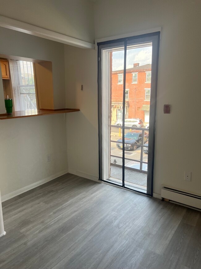 424 E Girard Ave, Unit 2nd F Rear in Philadelphia, PA - Foto de edificio - Building Photo