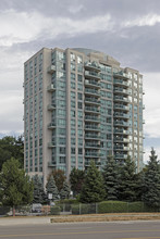 Parkway Place in Mississauga, ON - Building Photo - Building Photo