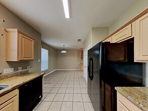 411 Cedar Point Dr in League City, TX - Building Photo - Building Photo