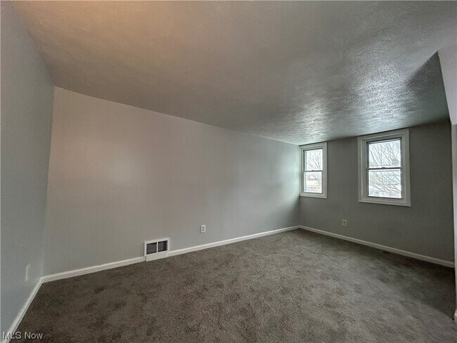 3405 W 94th St, Unit 2 in Cleveland, OH - Building Photo - Building Photo