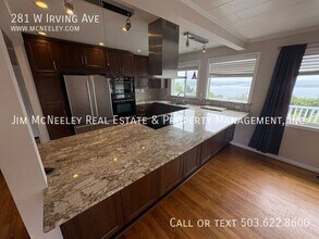 281 W Irving Ave in Astoria, OR - Building Photo - Building Photo