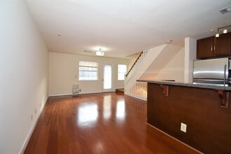5821 Inman Park Cir in Rockville, MD - Building Photo - Building Photo