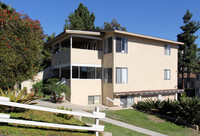 718-732 Stevens Ave in Solana Beach, CA - Foto de edificio - Building Photo