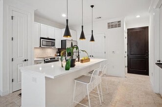8616 Turtle Creek Blvd in Dallas, TX - Building Photo - Building Photo