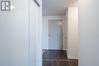 30-2130 Meadowglen Pl in Toronto, ON - Building Photo - Building Photo