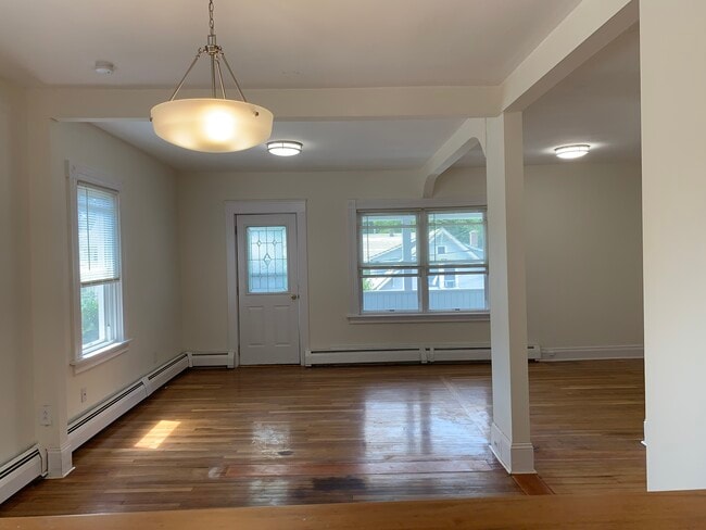 10 Kinney Ave, Unit 2 in Norwich, CT - Building Photo - Building Photo