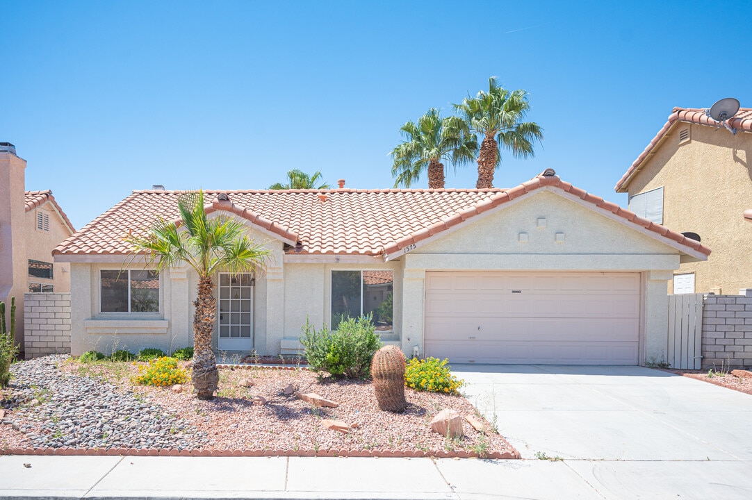 1575 Gatepost Ave in North Las Vegas, NV - Building Photo