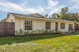 9220 SW 185th St in Cutler Bay, FL - Building Photo - Building Photo