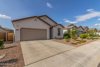 4198 E Reynolds Dr in San Tan Valley, AZ - Foto de edificio - Building Photo