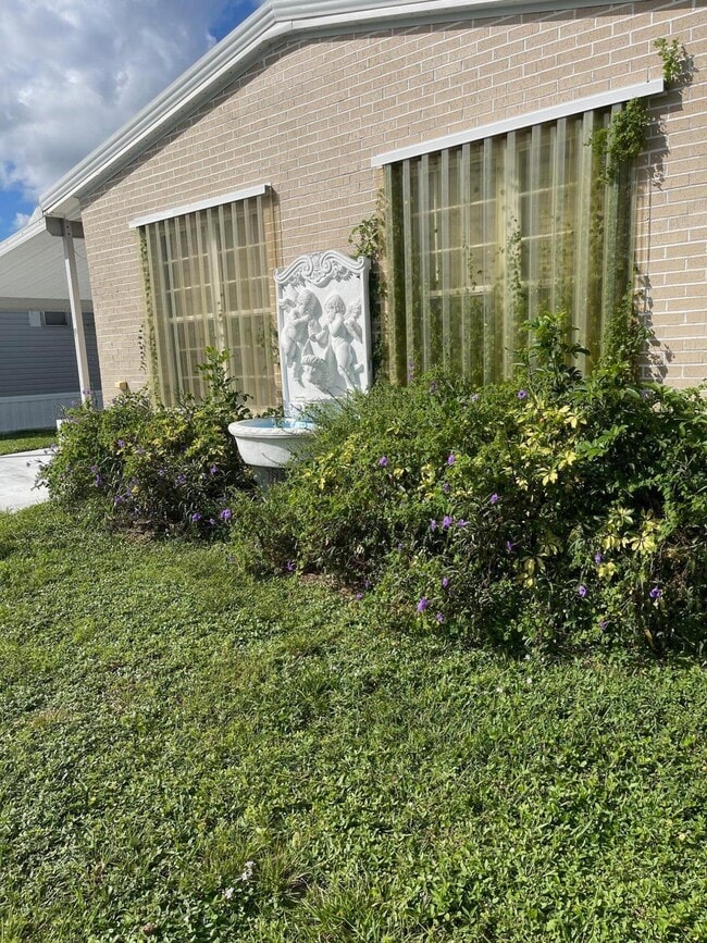 4067 White Pine Dr in Boynton Beach, FL - Building Photo - Building Photo