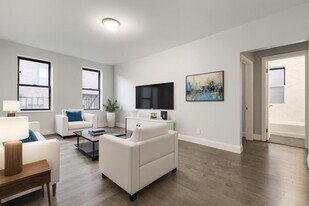 24 Thayer St in New York, NY - Building Photo