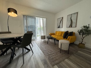 55 NW 11th Ave in Miami, FL - Building Photo - Building Photo