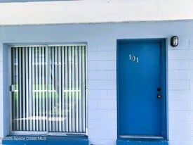 140 Minna Ln in Merritt Island, FL - Building Photo