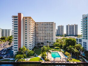 Coral Ridge Towers in Fort Lauderdale, FL - Building Photo - Building Photo