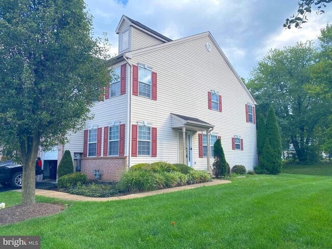 property at 234 Larkspur Ln