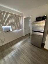 7175 SW 23rd St in Miami, FL - Building Photo - Building Photo