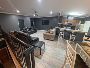 8216 Casa Verde Rd in Laredo, TX - Building Photo - Building Photo