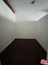 652 Mateo St in Los Angeles, CA - Building Photo - Building Photo