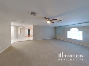18916 Long Lake Dr in Hudson, FL - Building Photo - Building Photo