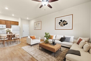 Willow Oak Villas in Chico, CA - Building Photo