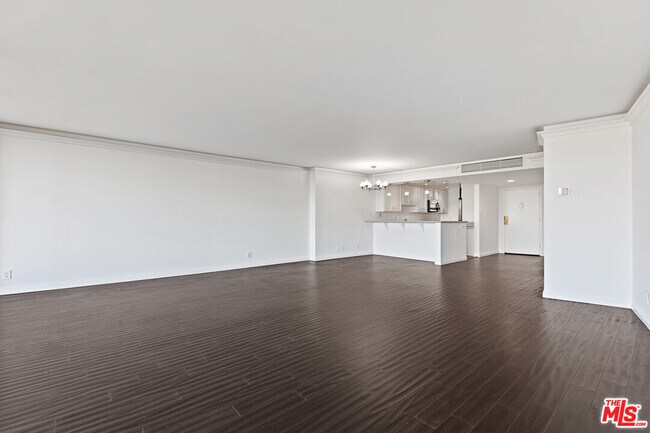 4316 Marina City Dr in Marina Del Rey, CA - Building Photo - Building Photo