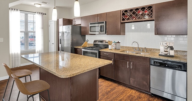 Retreat at Fremaux Town Center Apartments