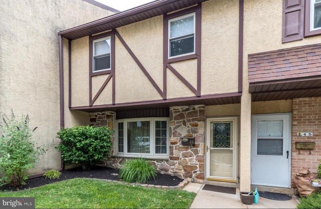 property at 44 Knock N Knoll Cir