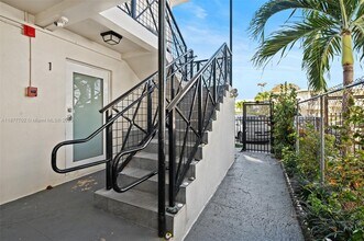 7315 Byron Ave in Miami Beach, FL - Building Photo - Building Photo