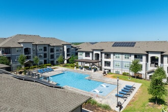 Alsbury Farms in San Antonio, TX - Building Photo - Building Photo