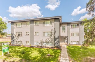 Michael Manor in Edmonton, AB - Building Photo