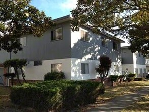 6530 Gladys Ave in El Cerrito, CA - Building Photo - Building Photo