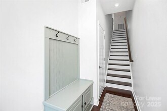 256 Parkwood Ave in Charlotte, NC - Building Photo - Building Photo