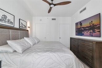 6000 Collins Ave in Miami Beach, FL - Building Photo - Building Photo