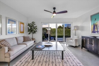 1111 E Ramon Rd, Unit 51 in Palm Springs, CA - Building Photo - Building Photo