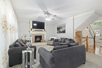 5337 Meadowlark Dr in Shawnee, KS - Building Photo - Building Photo