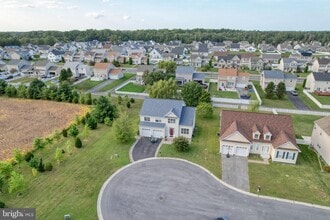 106 Ponds Edge Ct in Felton, DE - Building Photo - Building Photo