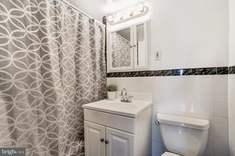 431 N Armistead St-Unit -102 in Alexandria, VA - Building Photo - Building Photo